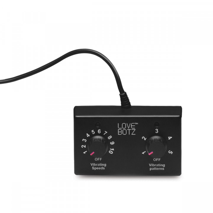 LOVE BOTZ - 50X Saddle Pro Sex Machine met 4 Opzetstukken - Zwart